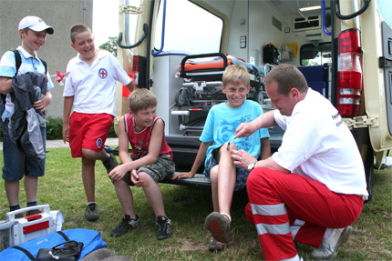 H&auml;nde die helfen schlagen nicht