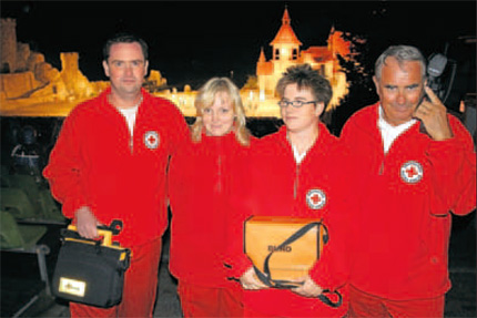 Auch f&uuml;r die Helfer des DRK ist die Festspiel-Zeit nun vorbei: Sebastian Moldt (v. l.), Stefanie Koos, Anka Mix und Werner Ziegenhagen