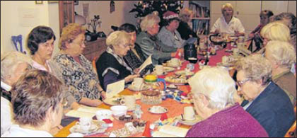 Zum Adventskaffee hatte der Ortsverein des DRK in Sagard die Patienten der Sozialstation eingeladen