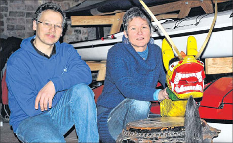 Dirk Ullrich und Karin Bethke informierten &uuml;ber den Kanu Club und brachten Interessierten das Drachenbootfahren nahe